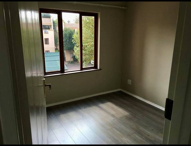 2 BEDROOM PROPERTY TO RENT IN MELROSE